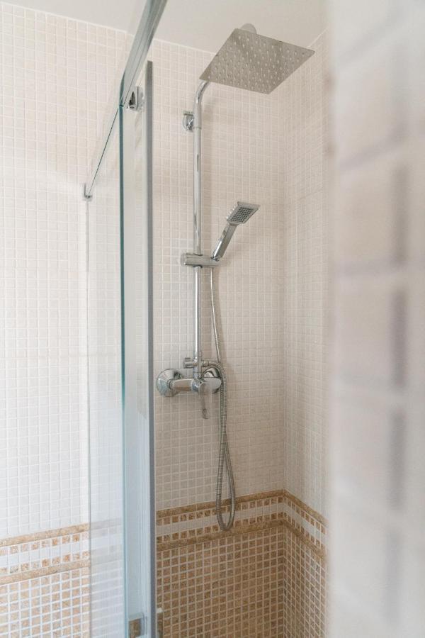 Moderne Villa Met Verwarmd Zwembad In קורלחו מראה חיצוני תמונה